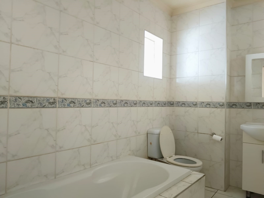 2 Bedroom Property for Sale in Weltevreden Park Gauteng
