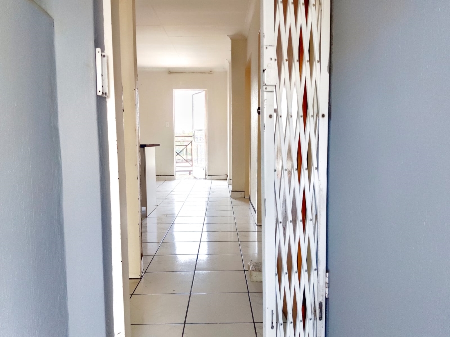 2 Bedroom Property for Sale in Weltevreden Park Gauteng