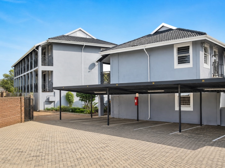 2 Bedroom Property for Sale in Weltevreden Park Gauteng