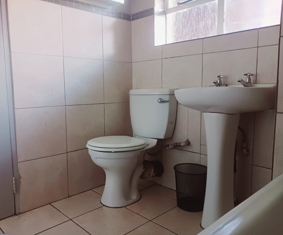 1 Bedroom Property for Sale in Windsor East Gauteng