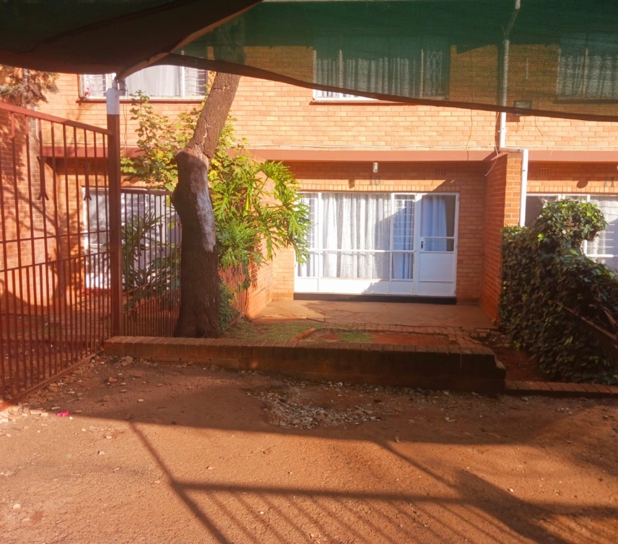 2 Bedroom Property for Sale in Windsor East Gauteng