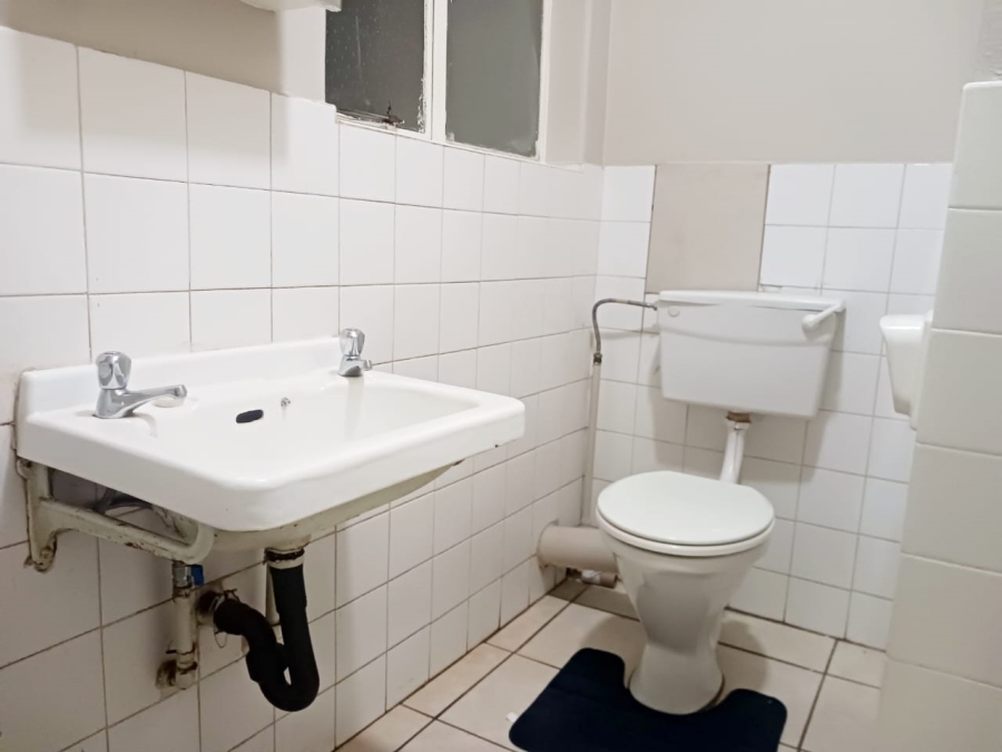 2 Bedroom Property for Sale in Windsor East Gauteng