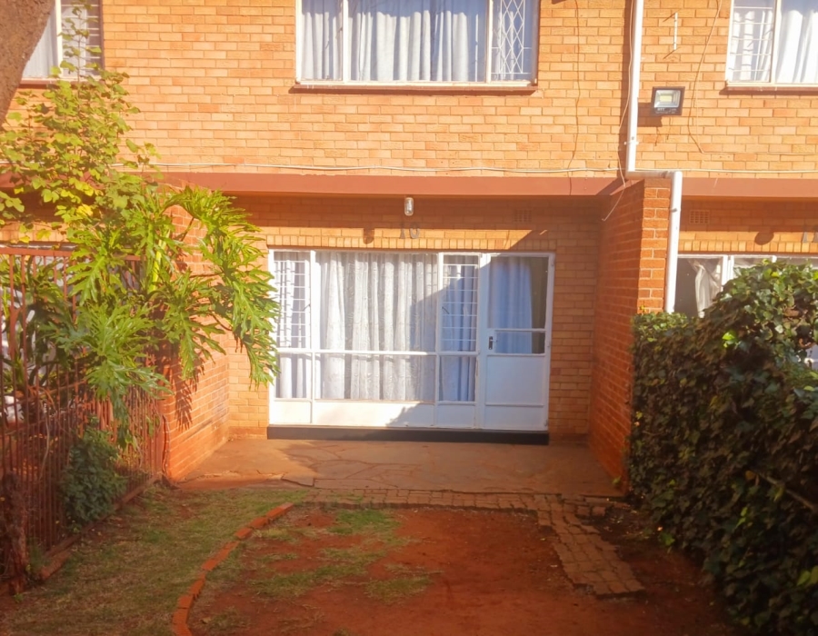 2 Bedroom Property for Sale in Windsor East Gauteng