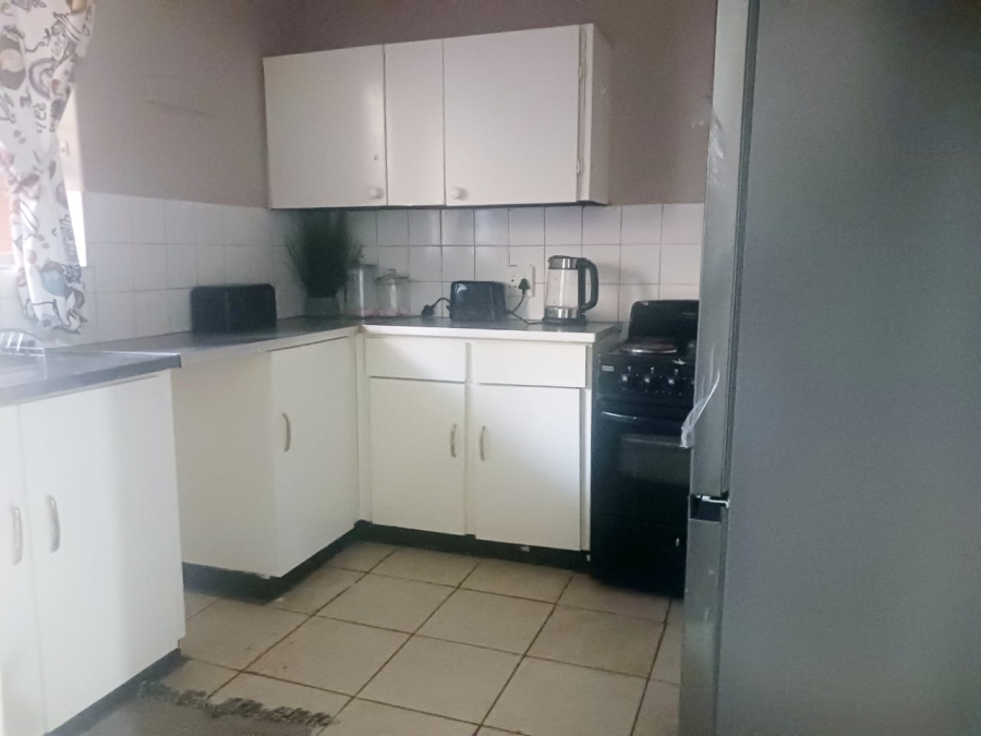 1 Bedroom Property for Sale in Windsor East Gauteng