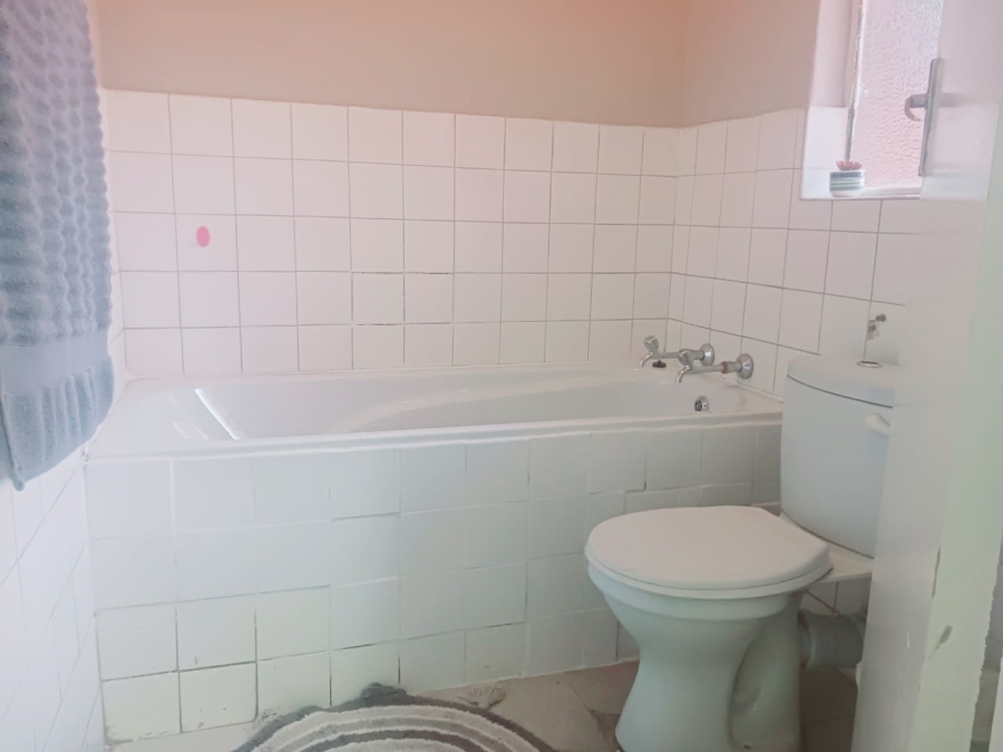 1 Bedroom Property for Sale in Windsor East Gauteng