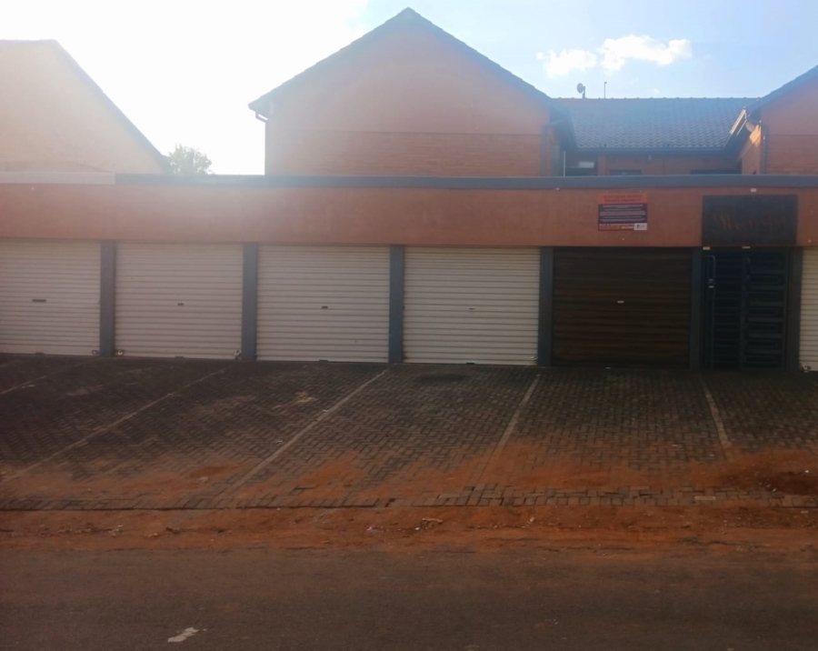 1 Bedroom Property for Sale in Windsor East Gauteng