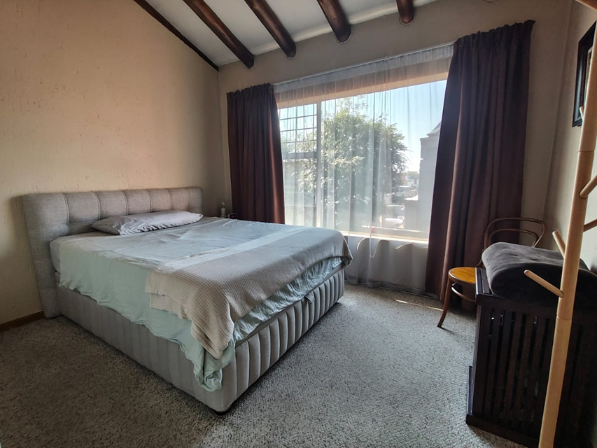 2 Bedroom Property for Sale in New Redruth Gauteng