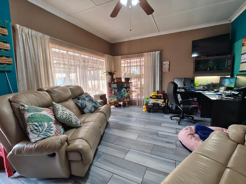 3 Bedroom Property for Sale in New Redruth Gauteng
