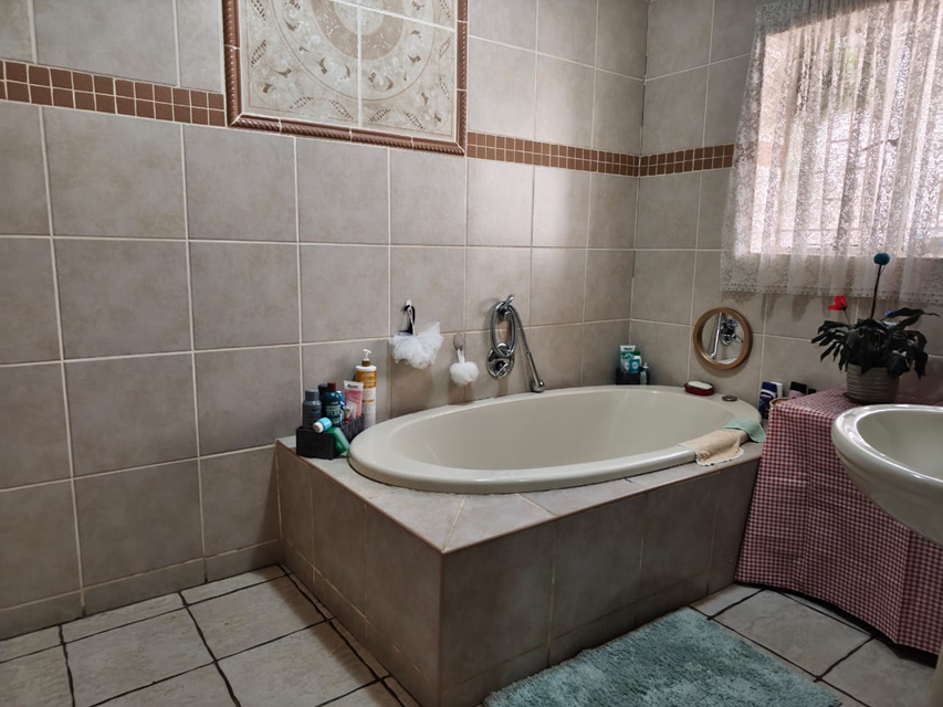 3 Bedroom Property for Sale in New Redruth Gauteng