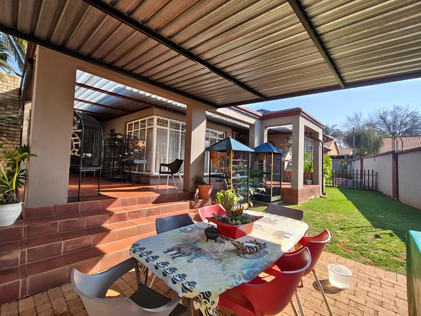 3 Bedroom Property for Sale in New Redruth Gauteng
