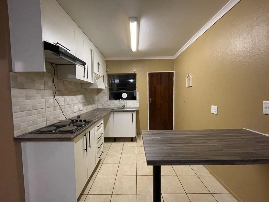 To Let 2 Bedroom Property for Rent in Dawn Park Gauteng