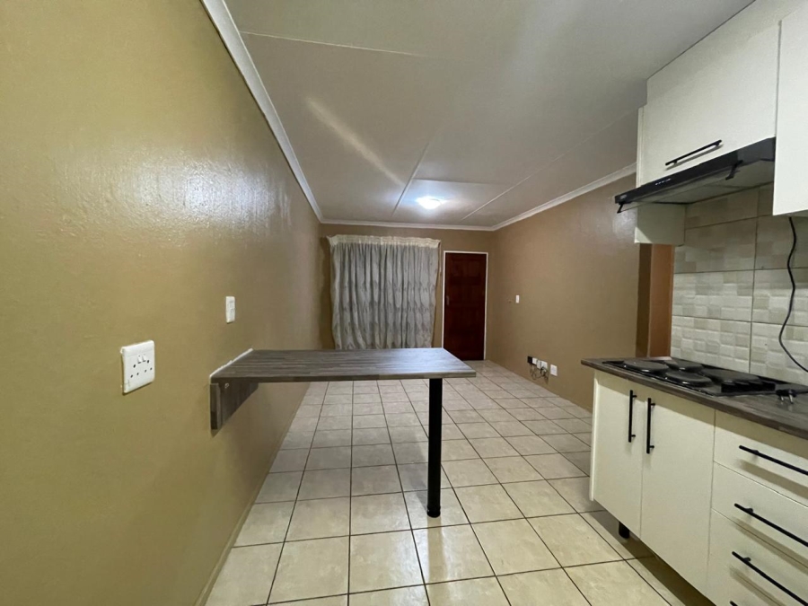 To Let 2 Bedroom Property for Rent in Dawn Park Gauteng