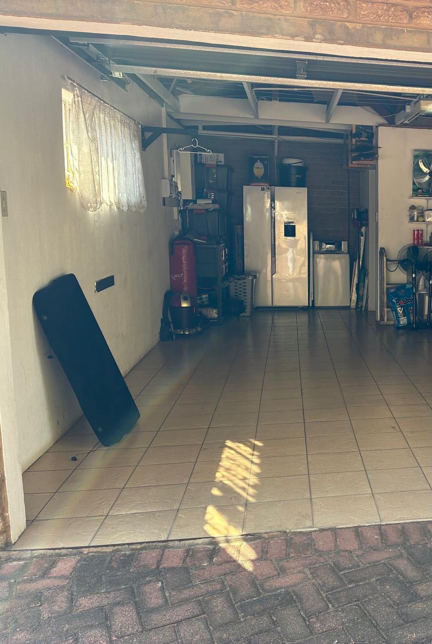 4 Bedroom Property for Sale in Moreleta Park Gauteng