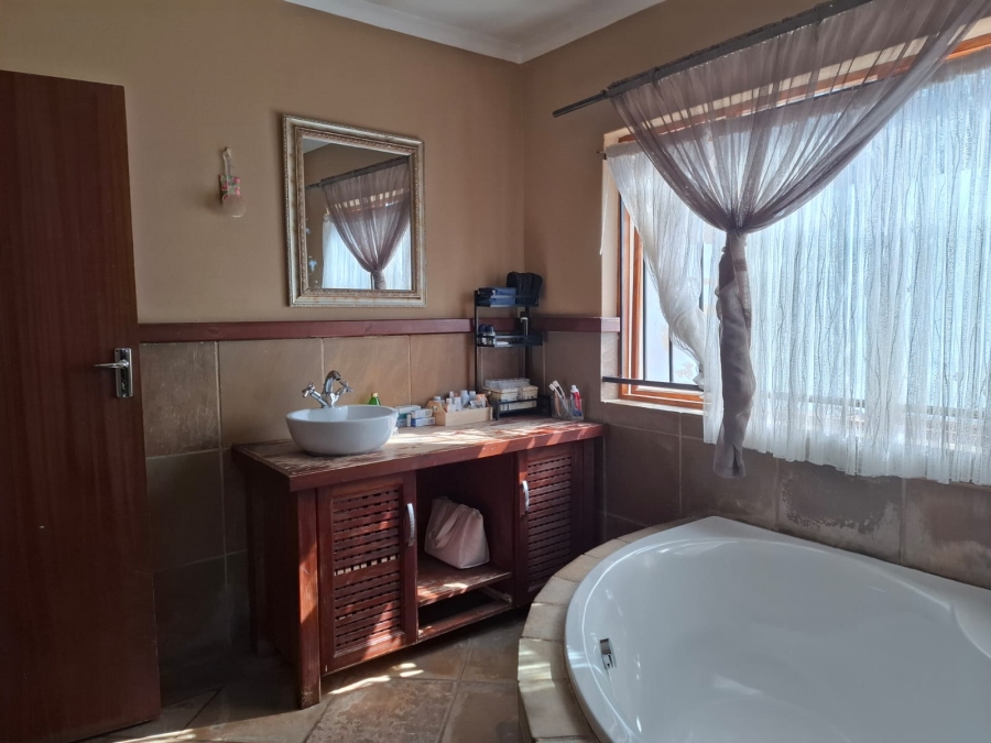 5 Bedroom Property for Sale in Benoni West Gauteng