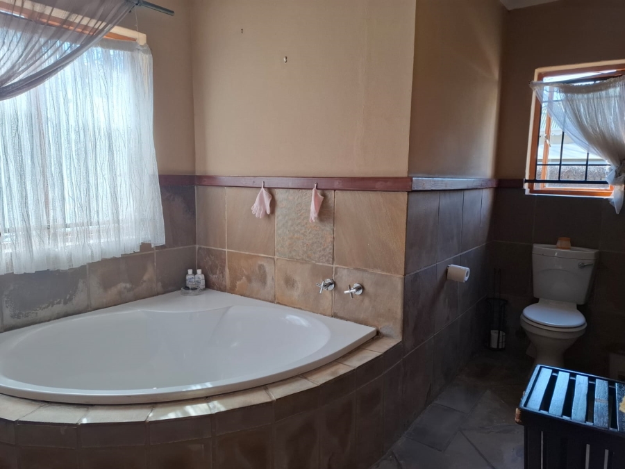 5 Bedroom Property for Sale in Benoni West Gauteng