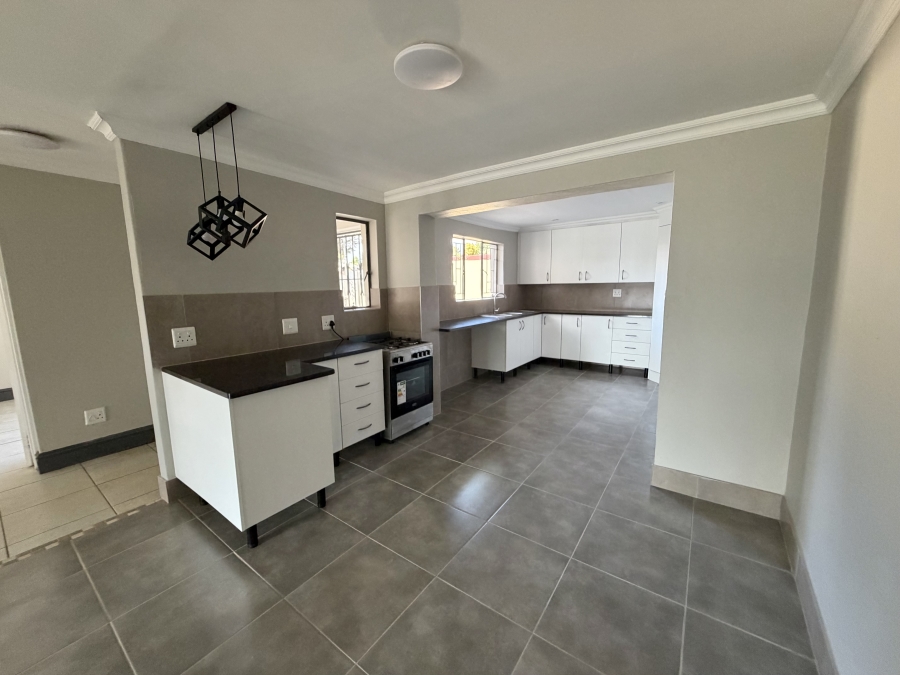 4 Bedroom Property for Sale in Garsfontein Gauteng
