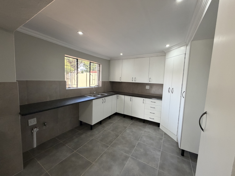 4 Bedroom Property for Sale in Garsfontein Gauteng
