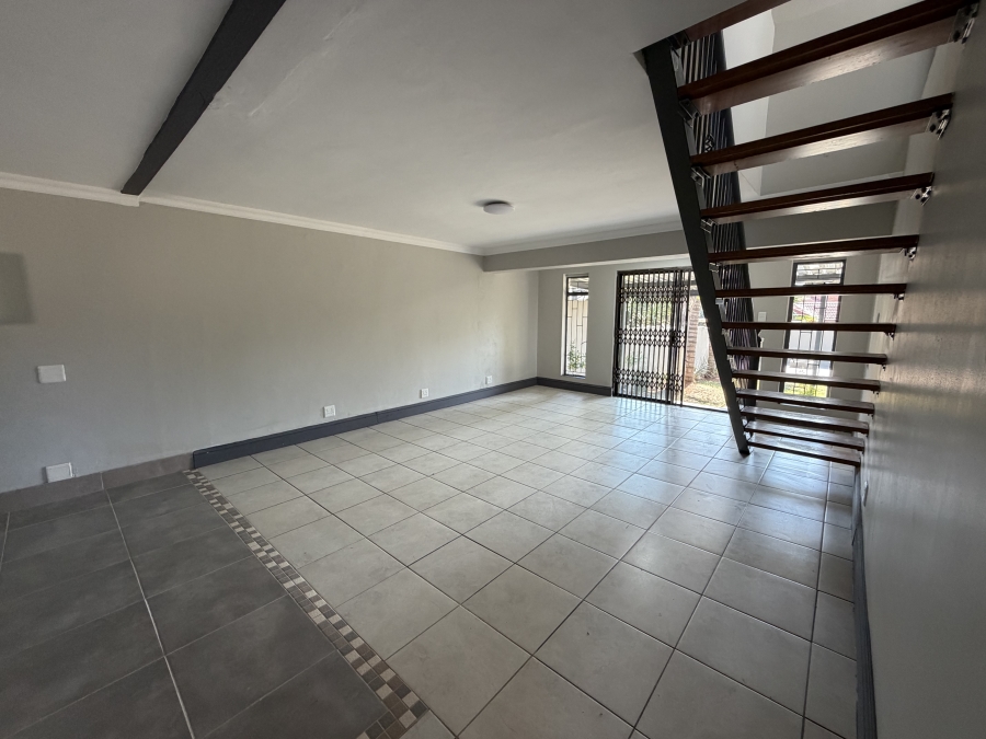 4 Bedroom Property for Sale in Garsfontein Gauteng