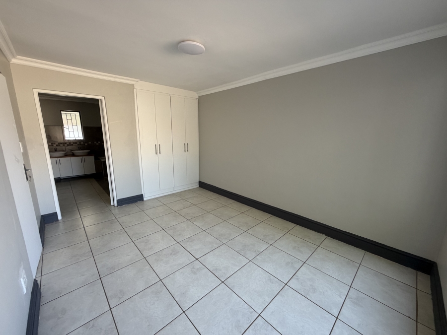4 Bedroom Property for Sale in Garsfontein Gauteng
