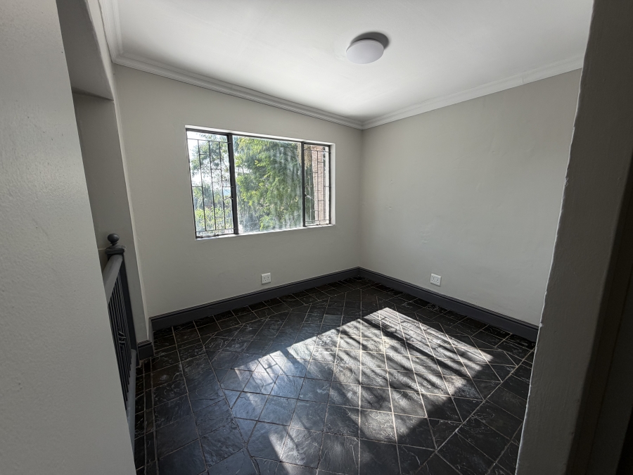 4 Bedroom Property for Sale in Garsfontein Gauteng