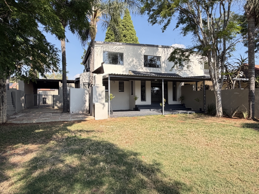 4 Bedroom Property for Sale in Garsfontein Gauteng