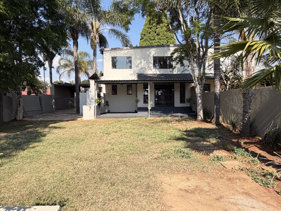 4 Bedroom Property for Sale in Garsfontein Gauteng