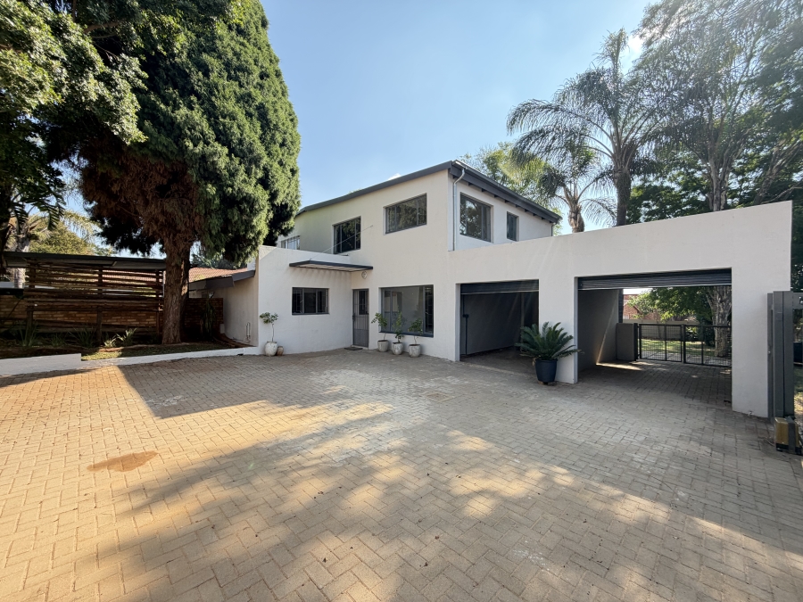 4 Bedroom Property for Sale in Garsfontein Gauteng
