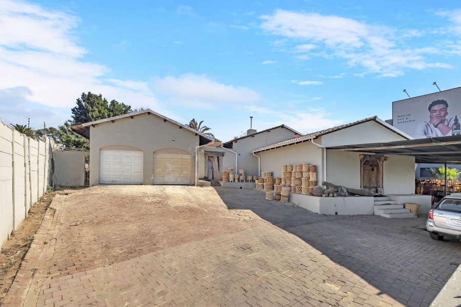 4 Bedroom Property for Sale in Wendywood Gauteng