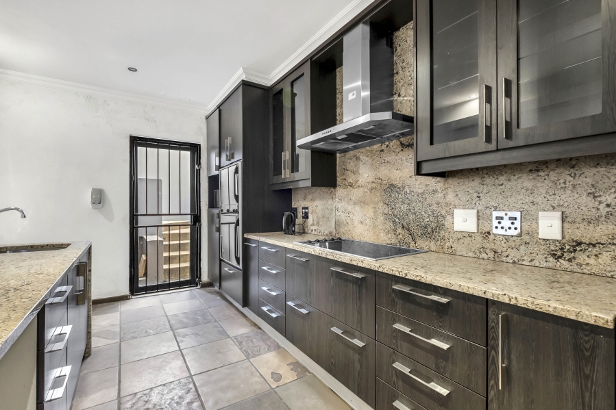 8 Bedroom Property for Sale in Wendywood Gauteng