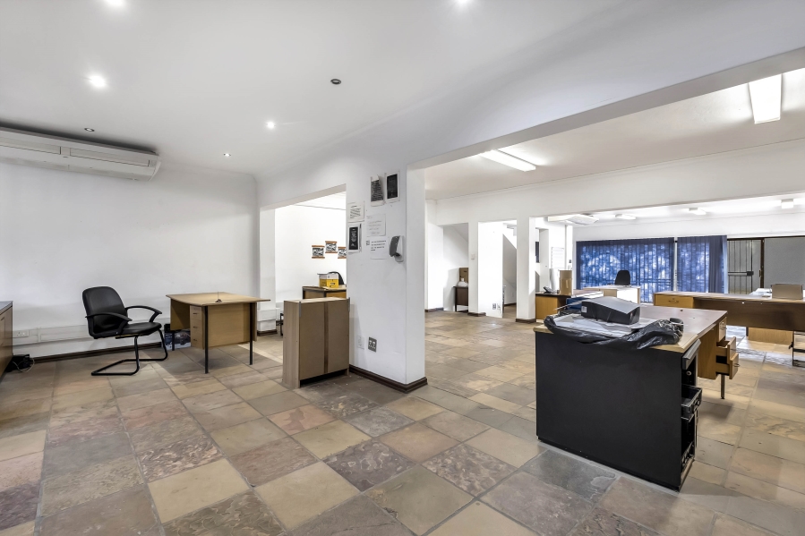 8 Bedroom Property for Sale in Wendywood Gauteng