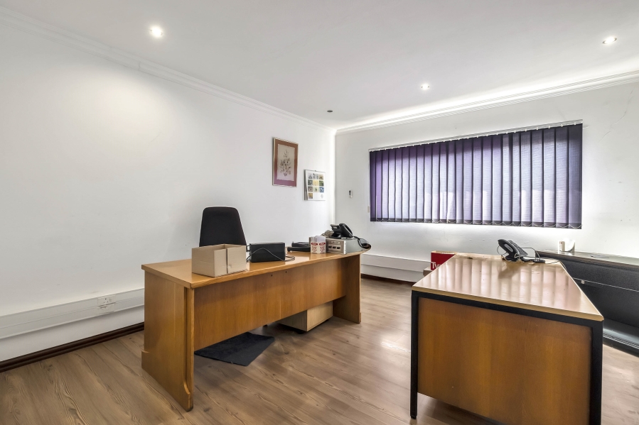 8 Bedroom Property for Sale in Wendywood Gauteng