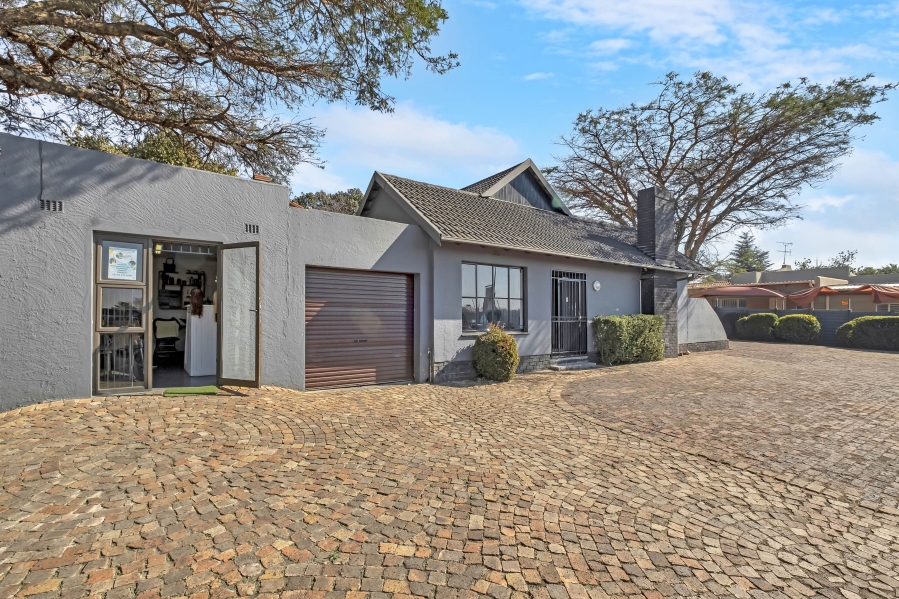 3 Bedroom Property for Sale in Wendywood Gauteng
