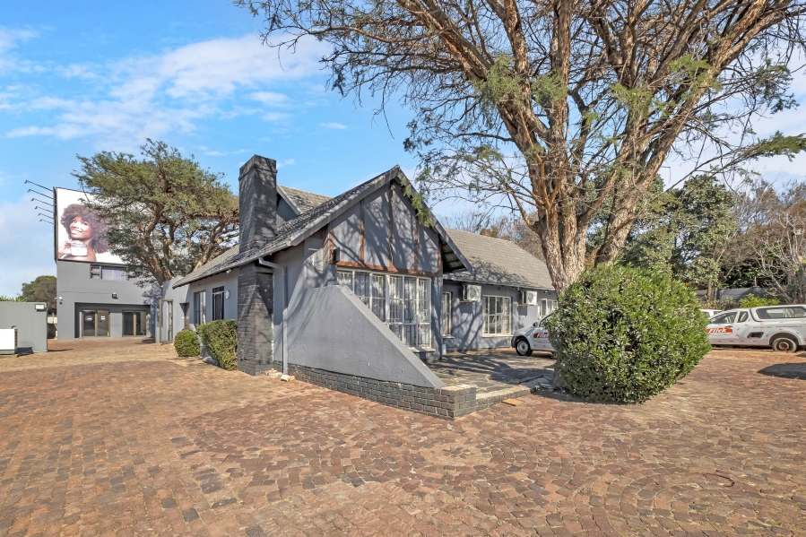 3 Bedroom Property for Sale in Wendywood Gauteng