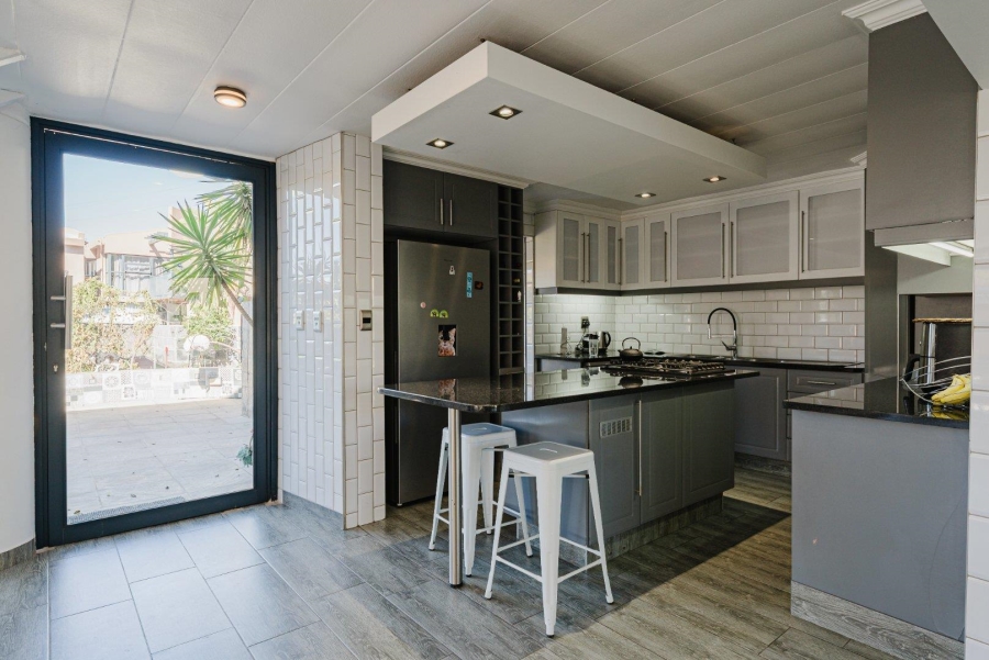 2 Bedroom Property for Sale in Bassonia Gauteng