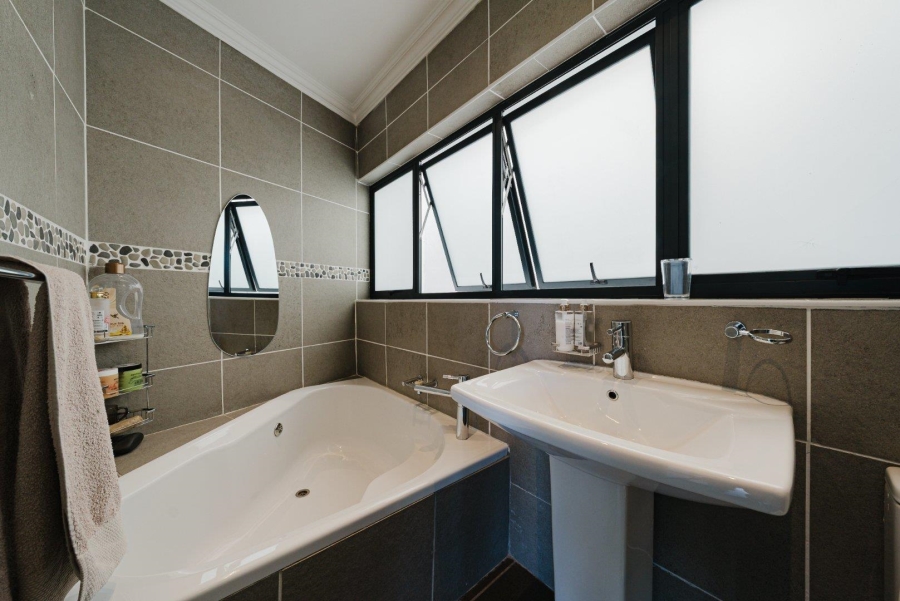 2 Bedroom Property for Sale in Bassonia Gauteng