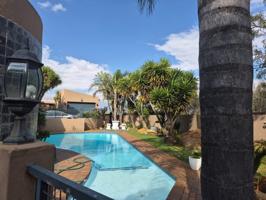 2 Bedroom Property for Sale in Bassonia Gauteng