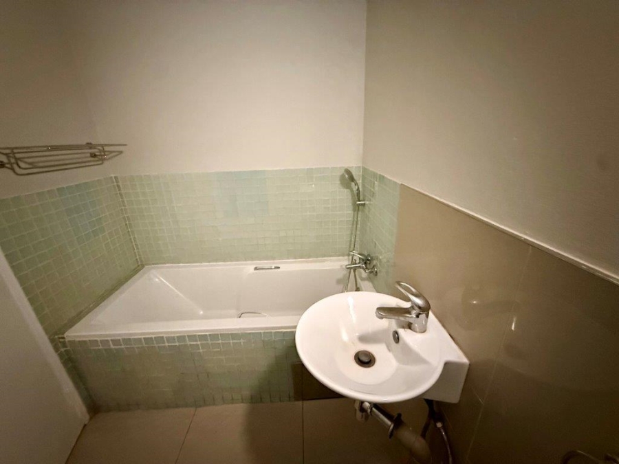 To Let 2 Bedroom Property for Rent in Illovo Gauteng