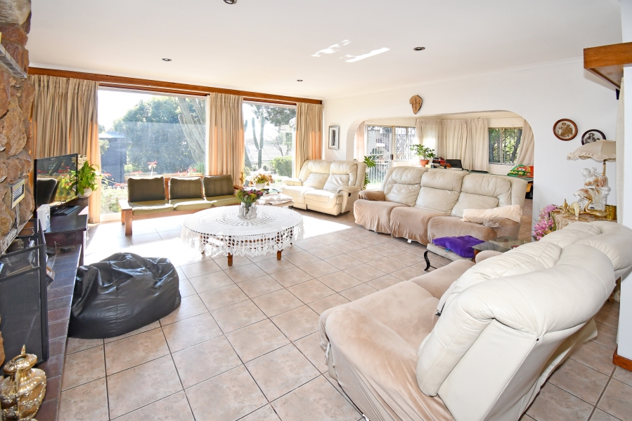 5 Bedroom Property for Sale in Bedfordview Gauteng