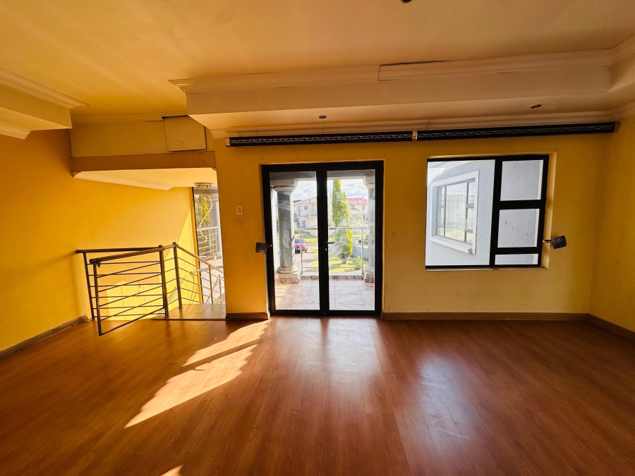 5 Bedroom Property for Sale in Heuwelsig Estate Gauteng