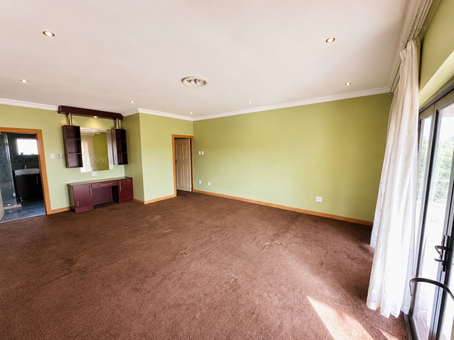 5 Bedroom Property for Sale in Heuwelsig Estate Gauteng