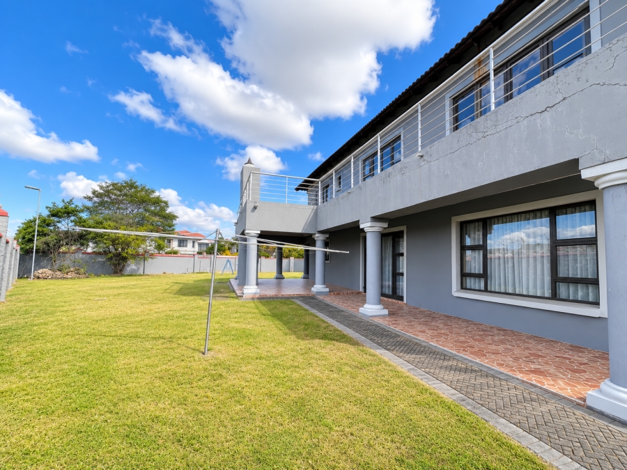 5 Bedroom Property for Sale in Heuwelsig Estate Gauteng