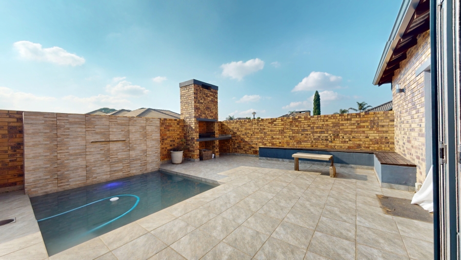 3 Bedroom Property for Sale in Dayanglen Gauteng