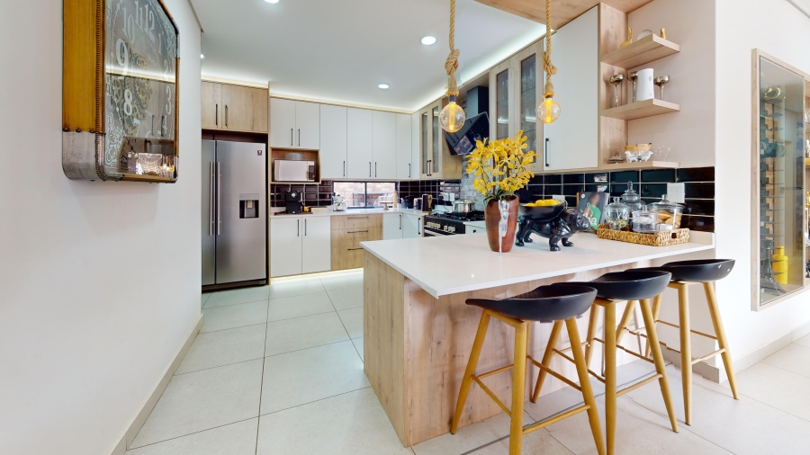 3 Bedroom Property for Sale in Dayanglen Gauteng