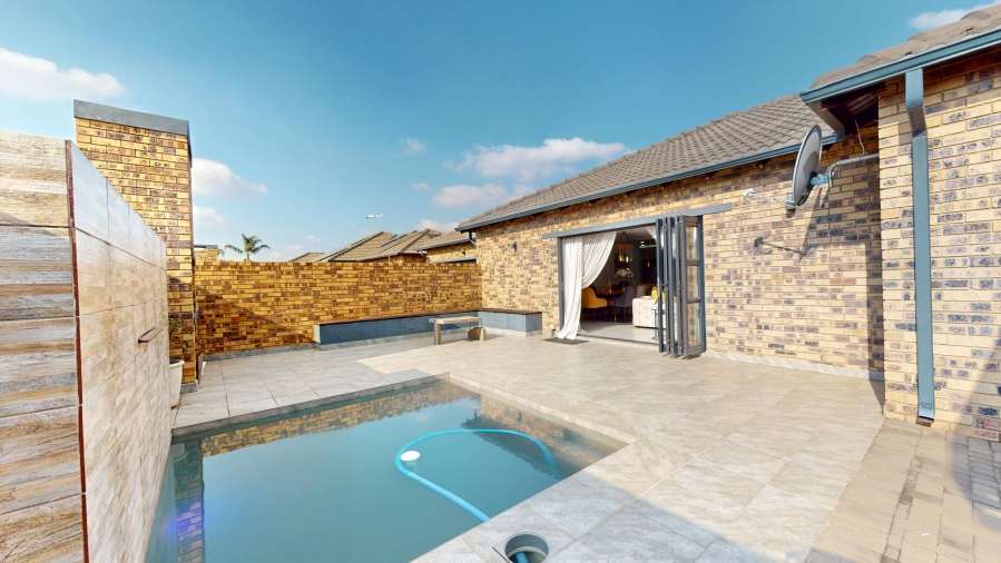 3 Bedroom Property for Sale in Dayanglen Gauteng