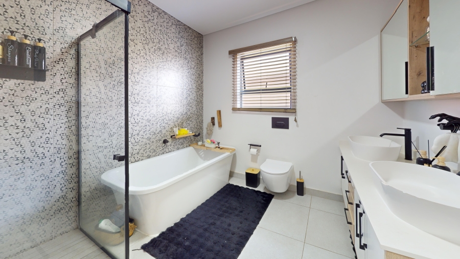 3 Bedroom Property for Sale in Dayanglen Gauteng