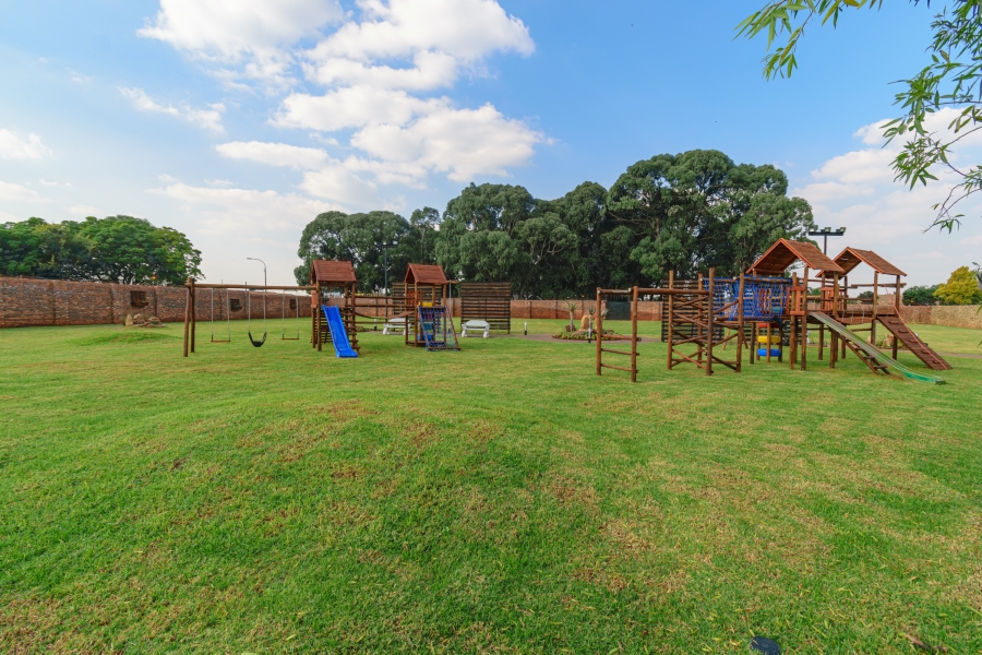 3 Bedroom Property for Sale in Dayanglen Gauteng