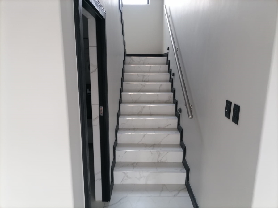 3 Bedroom Property for Sale in Raslouw Gauteng