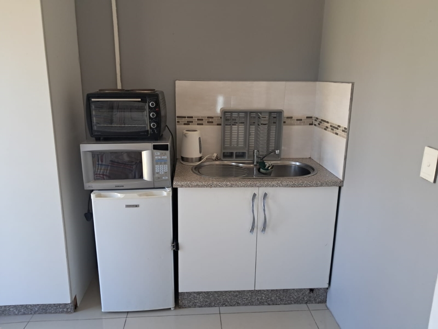 To Let 1 Bedroom Property for Rent in Mooikloof Gauteng