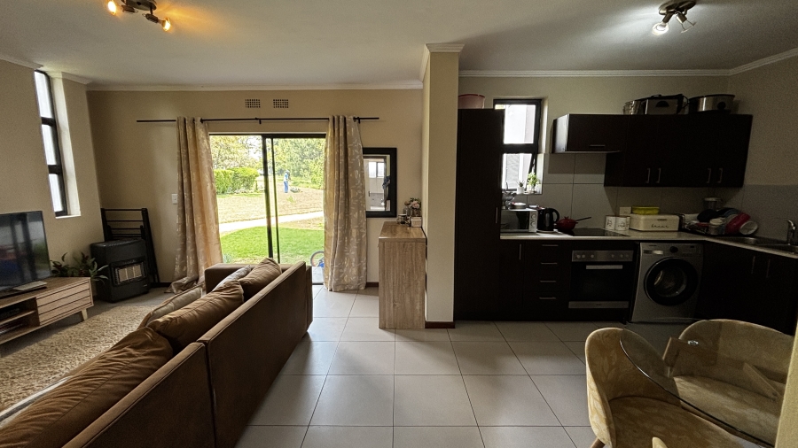 To Let 2 Bedroom Property for Rent in Jackal Creek Golf Estate Gauteng