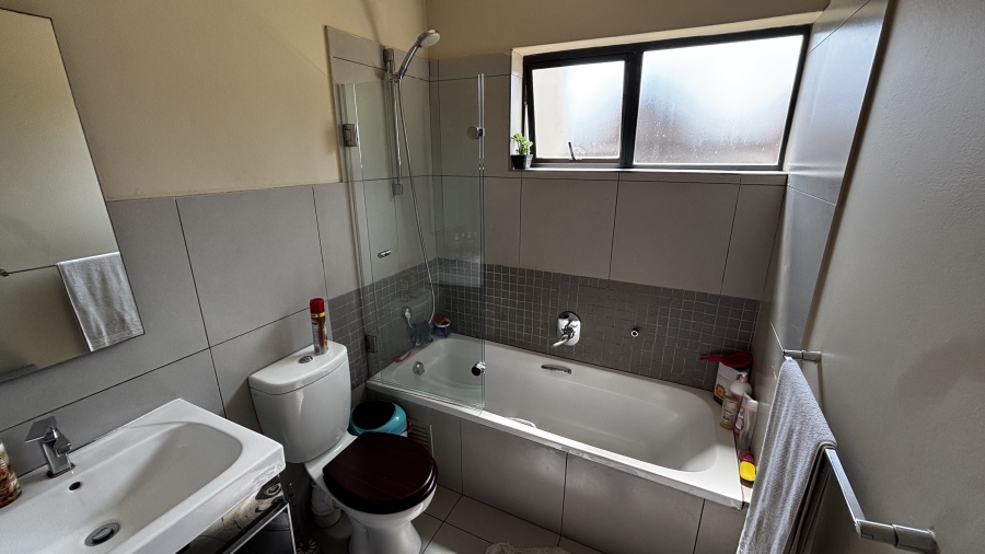 To Let 2 Bedroom Property for Rent in Jackal Creek Golf Estate Gauteng